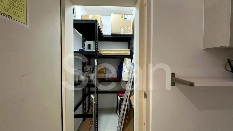 1 Bed Apartment (Condo) for Sale in  Suites 28 - Image 4